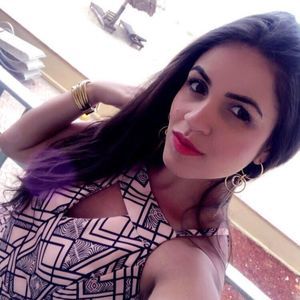 Meet your Posher, Dayana